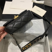 Load image into Gallery viewer, CC 19 Flap Bag Mini 20cm
