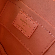 Load image into Gallery viewer, NEW WAVE HEART BAG
