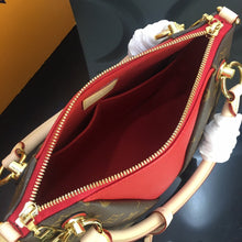 Load image into Gallery viewer, V tote BB
