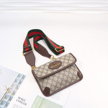 Load image into Gallery viewer, Vintage messenger bag

