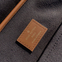 Load image into Gallery viewer, Dauphine Backpack
