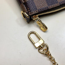 Load image into Gallery viewer, Mini POCHETTE ACCESSOIRES

