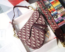 Load image into Gallery viewer, OBLIQUE SADDLE BAG
