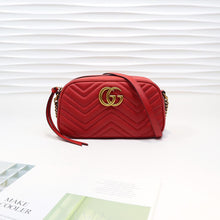 Load image into Gallery viewer, GG Marmontmatelassé  small shoulder bag 24cm
