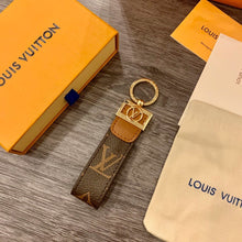 Load image into Gallery viewer, DAUPHINE DRAGONNE KEY HOLDER
