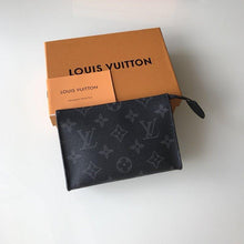 Load image into Gallery viewer, TOILETRY POUCH 15
