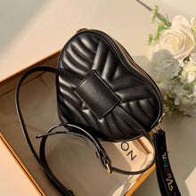 Load image into Gallery viewer, NEW WAVE HEART BAG
