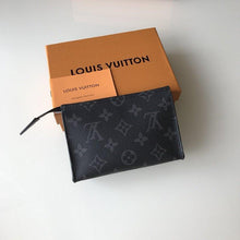 Load image into Gallery viewer, TOILETRY POUCH 15
