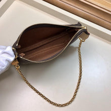 Load image into Gallery viewer, Mini POCHETTE ACCESSOIRES
