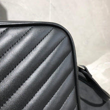 Load image into Gallery viewer, Lou Camera Bag
