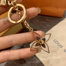 Load image into Gallery viewer, BLOOMING FLOWERS CHAIN
