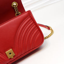 Load image into Gallery viewer, GG Marmont matelassé shoulder bag 26cm
