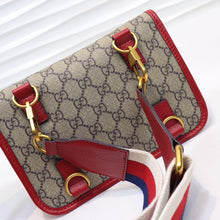 Load image into Gallery viewer, Vintage messenger bag
