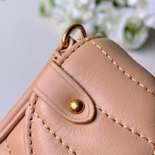 Load image into Gallery viewer, NEW WAVE CHAIN POCHETTE
