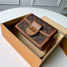 Load image into Gallery viewer, Mini DAUPHINE

