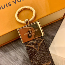 Load image into Gallery viewer, DAUPHINE DRAGONNE KEY HOLDER
