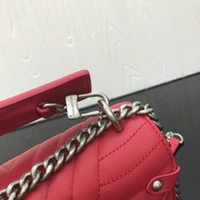Load image into Gallery viewer, New Wave Chain Bag MM

