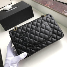 Load image into Gallery viewer, CC Flap Bag X Lambskin Medium
