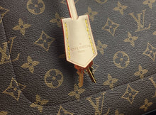 Load image into Gallery viewer, FLOWER TOTE
