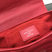 Load image into Gallery viewer, New Wave Chain Bag PM

