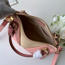 Load image into Gallery viewer, V Tote BB
