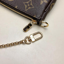 Load image into Gallery viewer, Mini POCHETTE ACCESSOIRES
