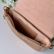 Load image into Gallery viewer, NEW WAVE CHAIN POCHETTE
