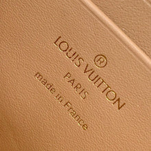 Load image into Gallery viewer, NEW WAVE CHAIN POCHETTE
