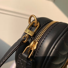 Load image into Gallery viewer, NEW WAVE HEART BAG
