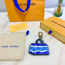 Load image into Gallery viewer, ESCALE KEY HOLDER AND BAG CHARM

