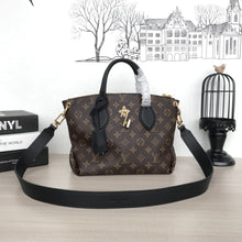 Load image into Gallery viewer, FLOWER ZIPPED TOTE PM
