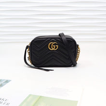 Load image into Gallery viewer, GG Marmont matelassé mini bag 17cm
