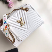 Load image into Gallery viewer, NEW WAVE CHAIN TOTE
