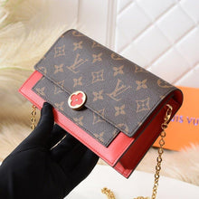 Load image into Gallery viewer, FLORE CHAIN WALLET
