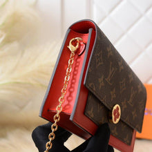 Load image into Gallery viewer, FLORE CHAIN WALLET
