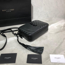 Load image into Gallery viewer, Lou Camera Bag
