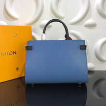 Load image into Gallery viewer, Twist Tote
