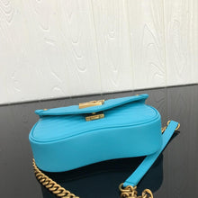 Load image into Gallery viewer, New Wave Chain Bag MM
