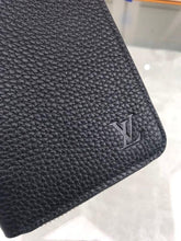 Load image into Gallery viewer, ZIPPY WALLET VERTICAL
