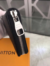 Load image into Gallery viewer, ZIPPY WALLET VERTICAL

