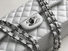 Load image into Gallery viewer, CC Flap Bag X Lambskin Medium
