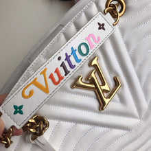 Load image into Gallery viewer, NEW WAVE CHAIN TOTE
