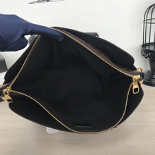 Load image into Gallery viewer, FLOWER ZIPPED TOTE MM
