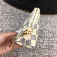 Load image into Gallery viewer, COSMETIC POUCH GM
