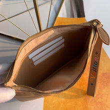Load image into Gallery viewer, NEW WAVE ZIPPED POCHETTE
