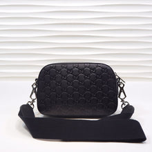 Load image into Gallery viewer, Neo Vintage GG Supreme messenger bag
