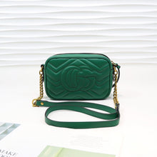 Load image into Gallery viewer, GG Marmont matelassé mini bag 17cm

