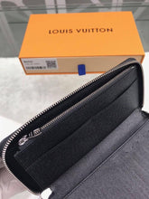 Load image into Gallery viewer, ZIPPY WALLET VERTICAL
