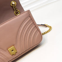 Load image into Gallery viewer, GG Marmont matelassé shoulder bag 26cm
