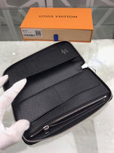 Load image into Gallery viewer, ZIPPY WALLET VERTICAL
